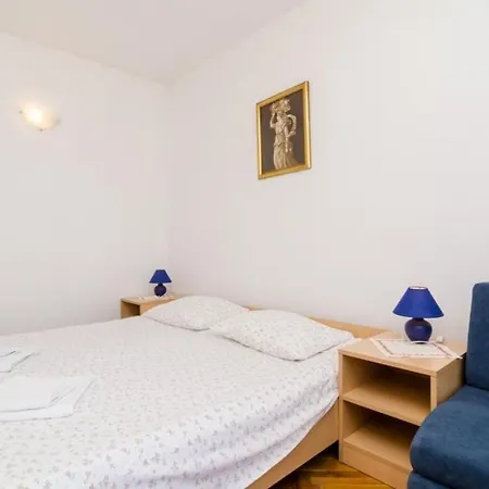 House Rasica - Two Bedroom With Terrace And Sea View
