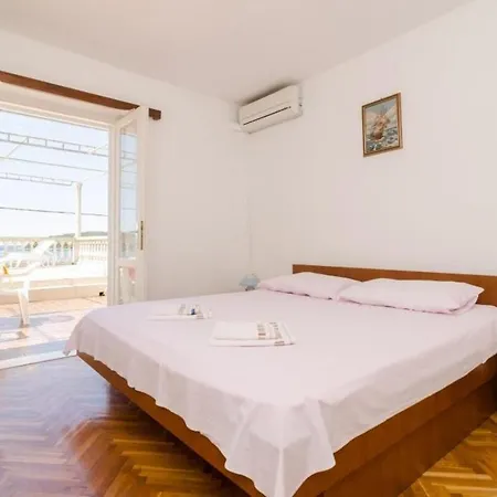 House Rasica - Two Bedroom With Terrace And Sea View アパート