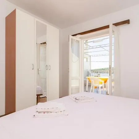 アパート House Rasica - Two Bedroom With Terrace And Sea View モルナット