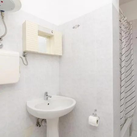 House Rasica - Two Bedroom With Terrace And Sea View モルナット